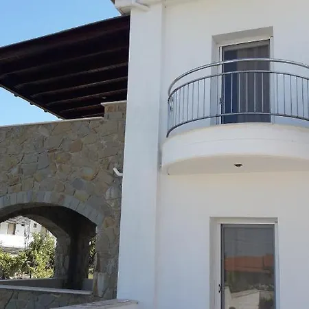 Helga Exotic Lejlighedshotel 4*