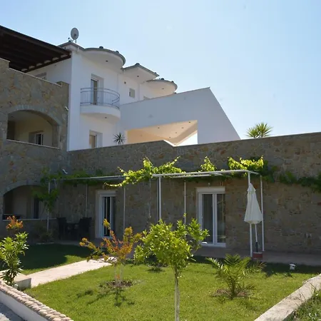 Lejlighedshotel Helga Exotic 4*