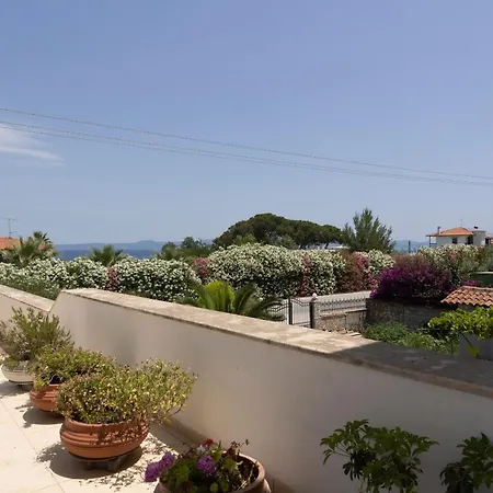 Helga Exotic Lejlighedshotel