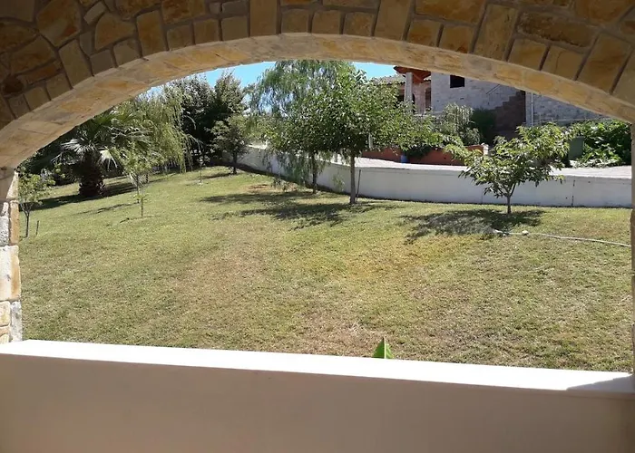 Helga Exotic 公寓式酒店