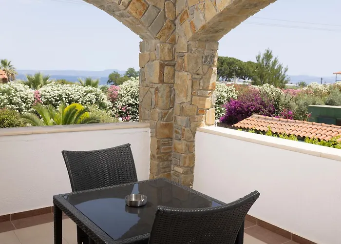 Helga Exotic 公寓式酒店 4*