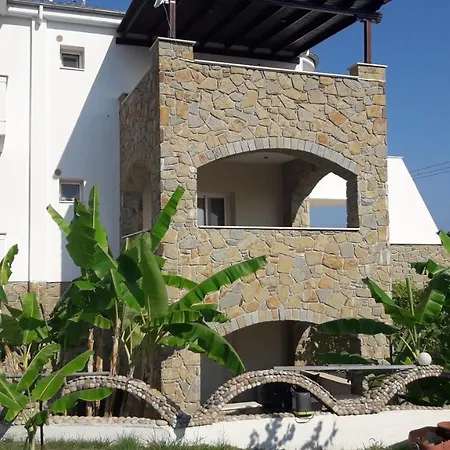 Helga Exotic Aparthotel Pefkochori