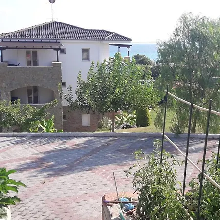 Helga Exotic Aparthotel Pefkochori