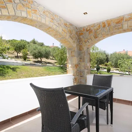 Aparthotel Helga Exotic 4*