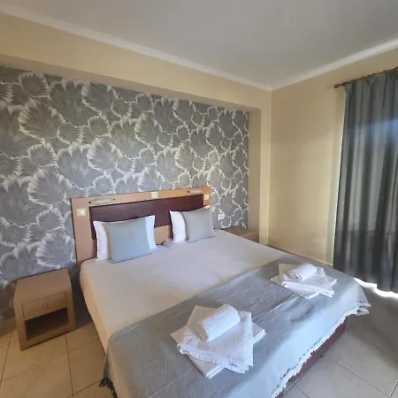 Hotel de apartamente Helga Exotic 4*