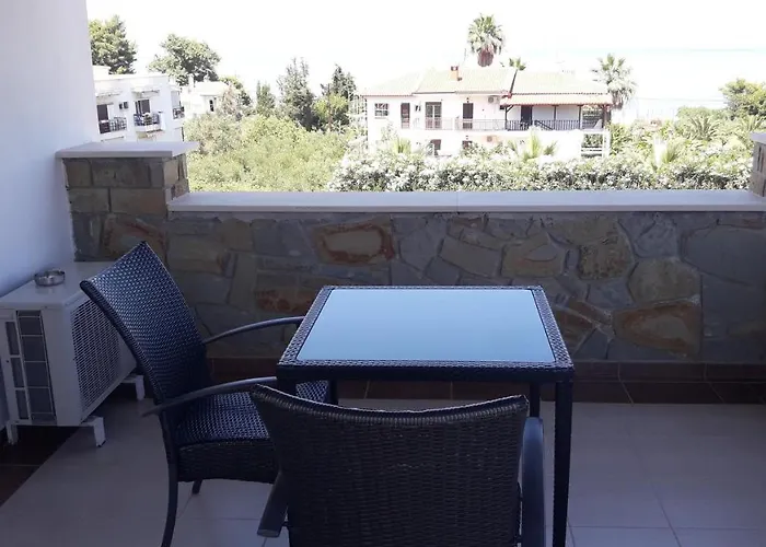 Apart-hotel Helga Exotic 4*