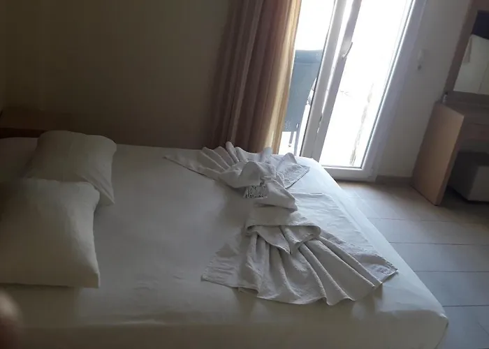 Helga Exotic Apart-hotel Pefkochori