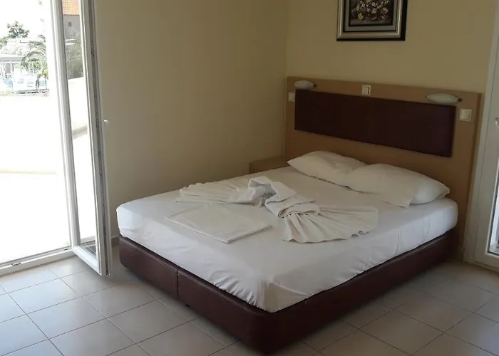 Helga Exotic Aparthotel Pefkochori