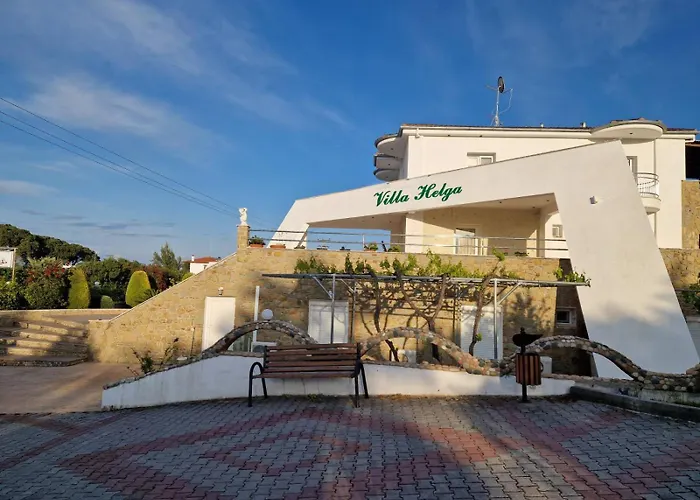 Helga Exotic Apart-hotel 4*