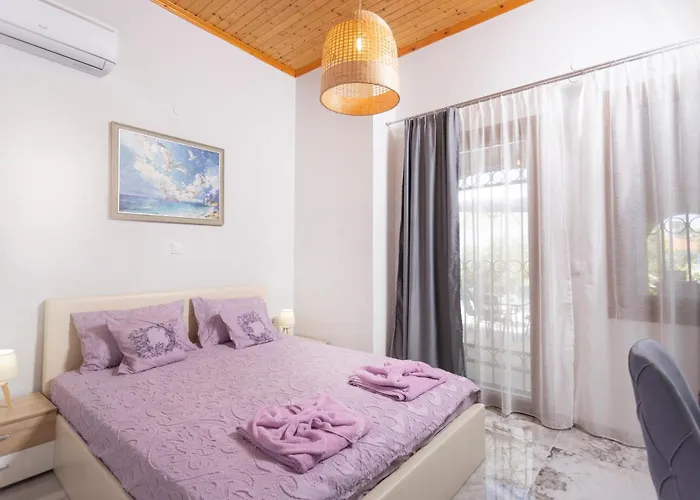 Apart-hotel Helga Exotic 4*