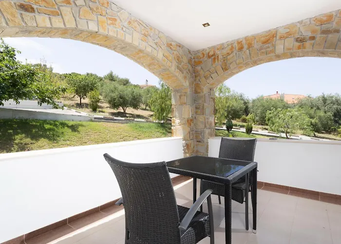 Apart-hotel Helga Exotic 4*