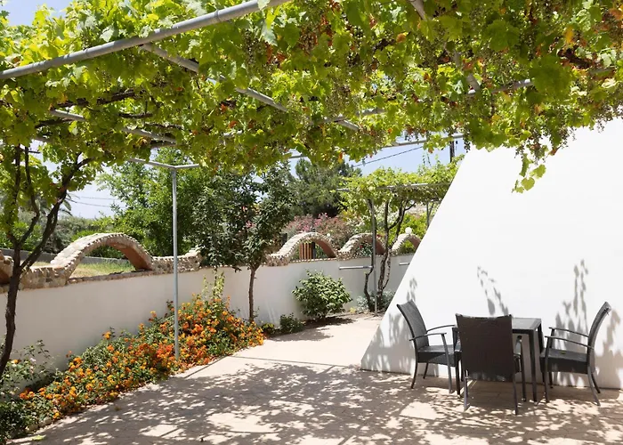 Apart-hotel Helga Exotic 4*