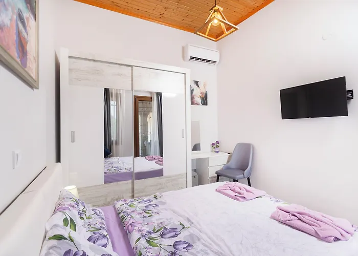 Helga Exotic Apart-hotel 4*