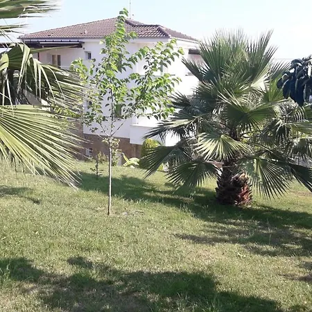 Helga Exotic Apartahotel Pefkochori