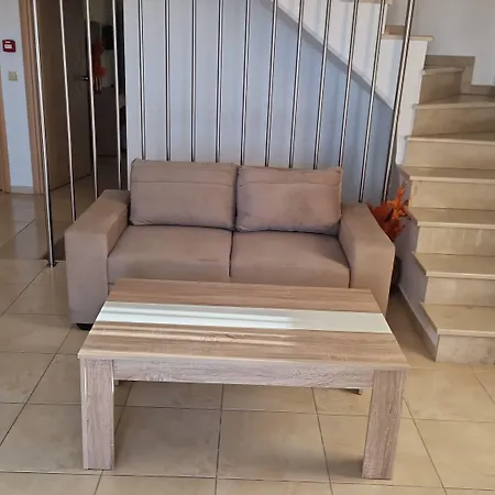 מלון דירות Helga Exotic 4*